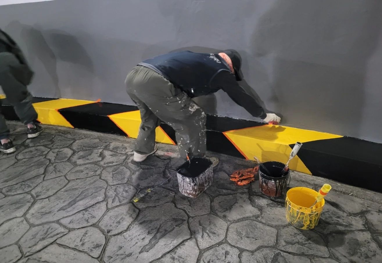 진해자이아파트 주차장 연석 도장 작업