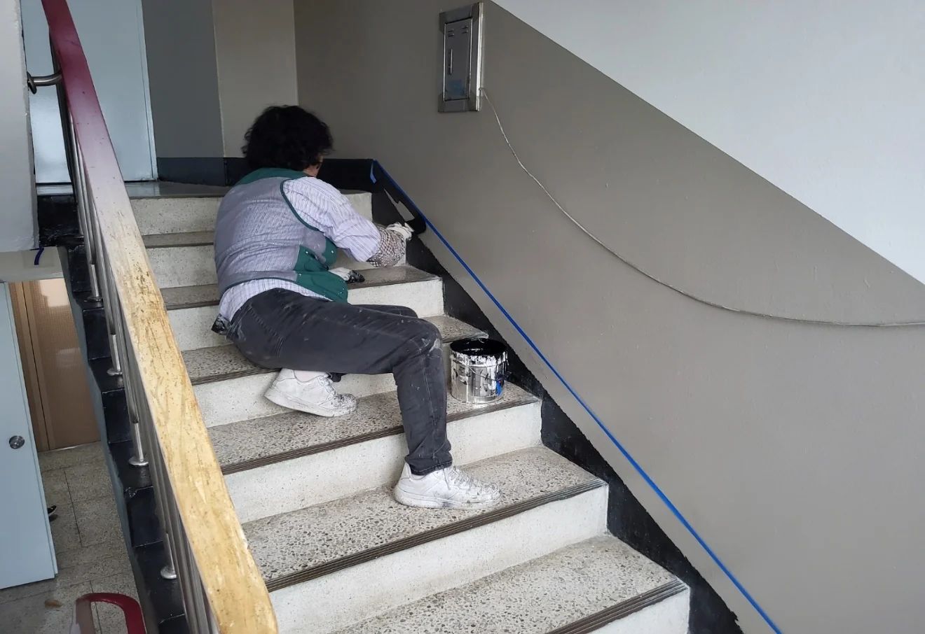 계단실 도장 작업